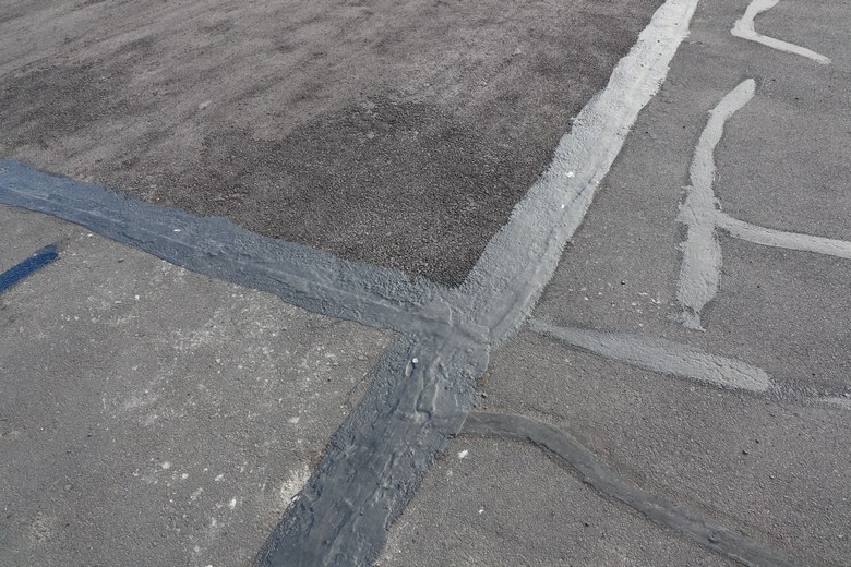 Asphalt-Crack-Sealing-Kent-WA